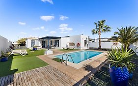 Villa Dream Room Playa Blanca by EscapeHome